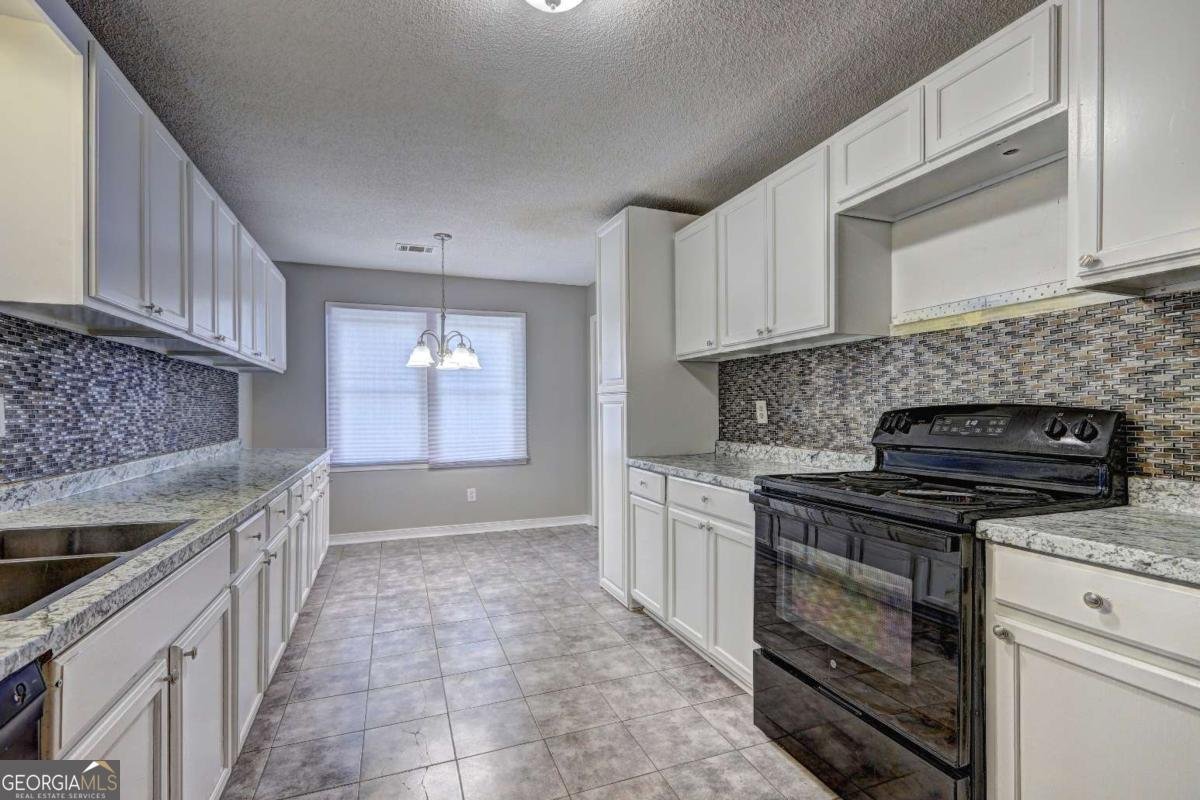 821 Shore Drive Lithonia - 8