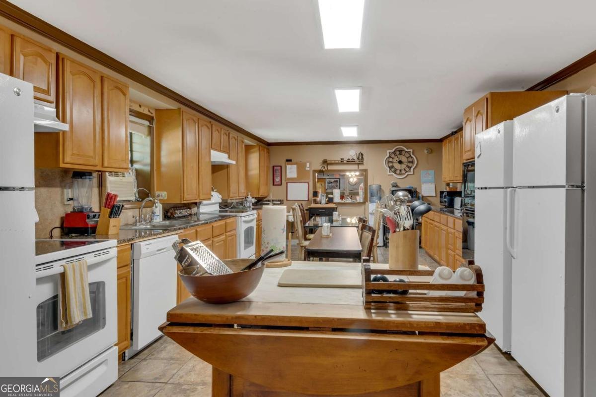 8024 Cherokee Drive Canton - 43