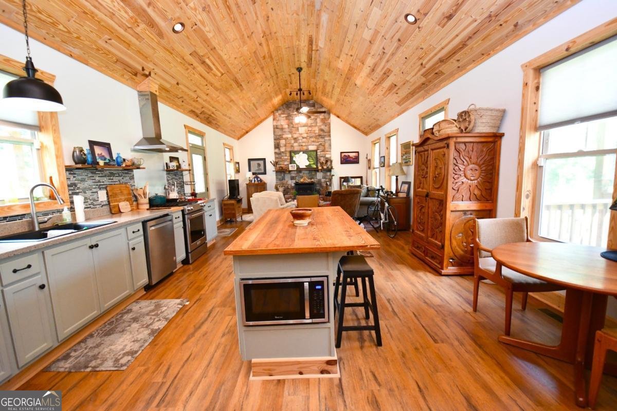 7711 Highway 100 Buchanan - 7
