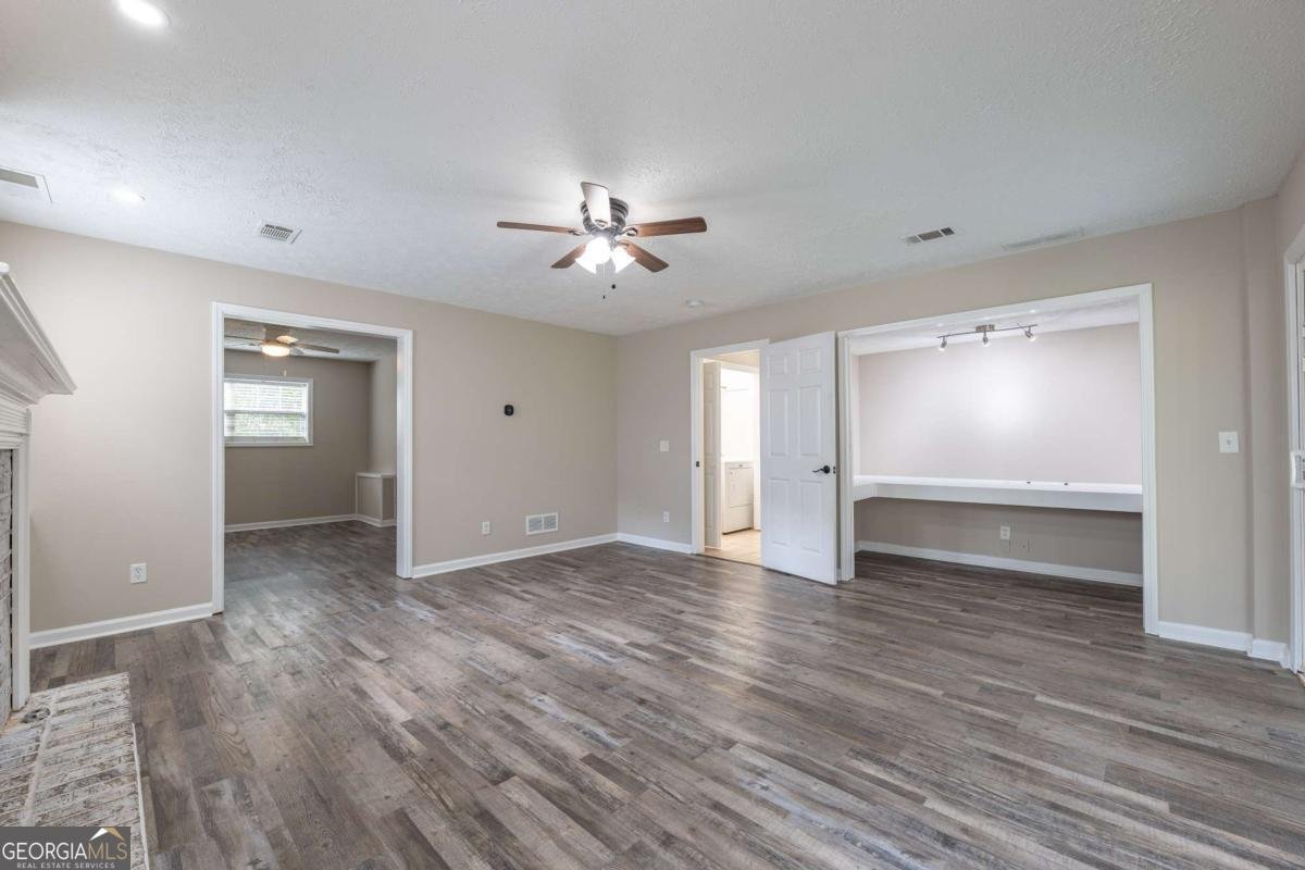 4202 Hadaway Place Kennesaw - 31