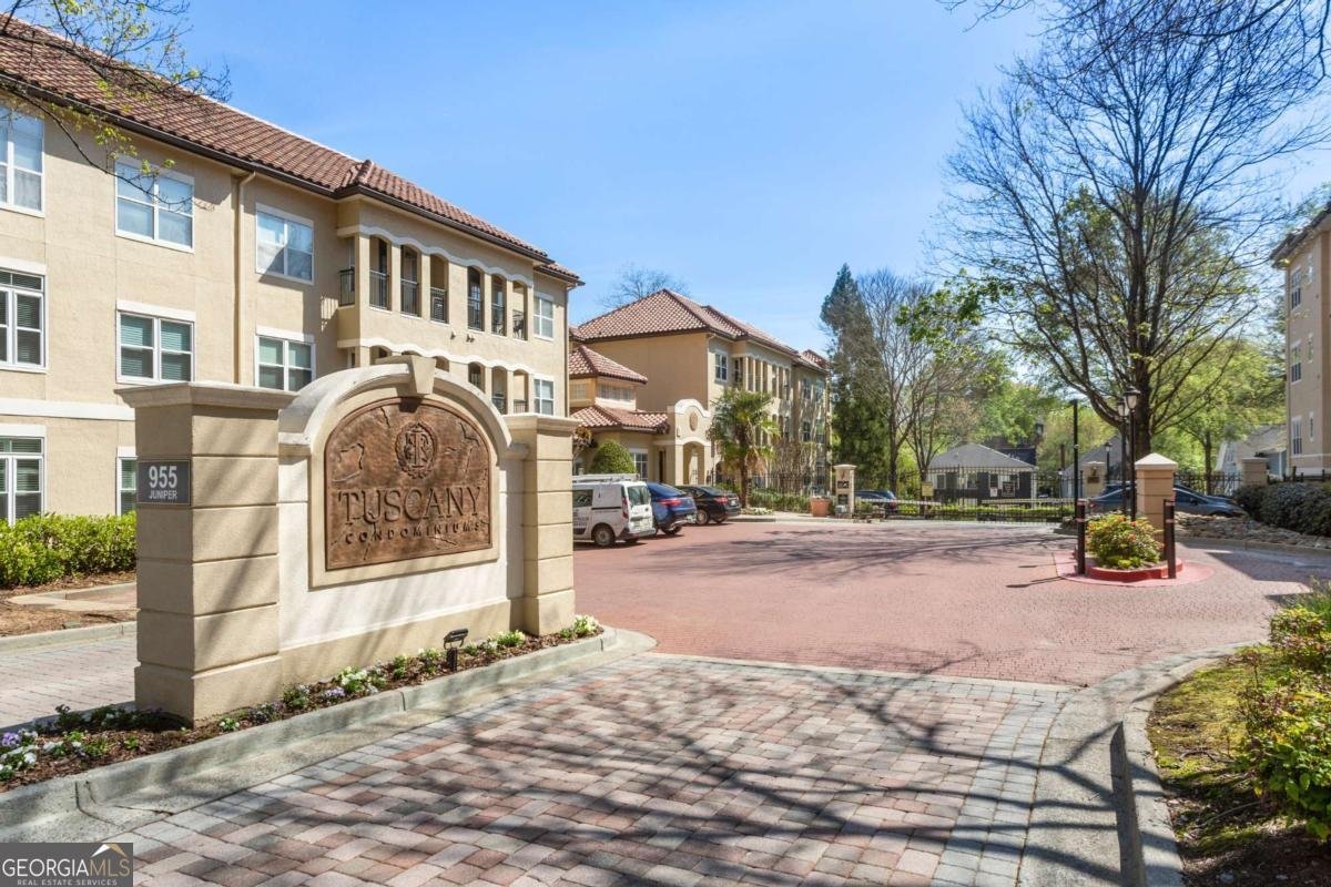 955 Juniper Street Atlanta - 29