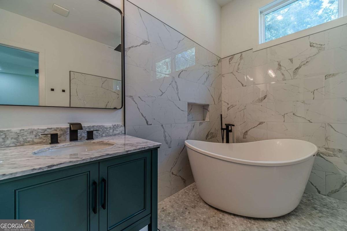 6465 Yatch Club Road Flowery Branch - 12