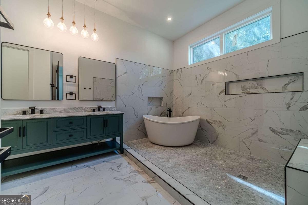 6465 Yatch Club Road Flowery Branch - 6