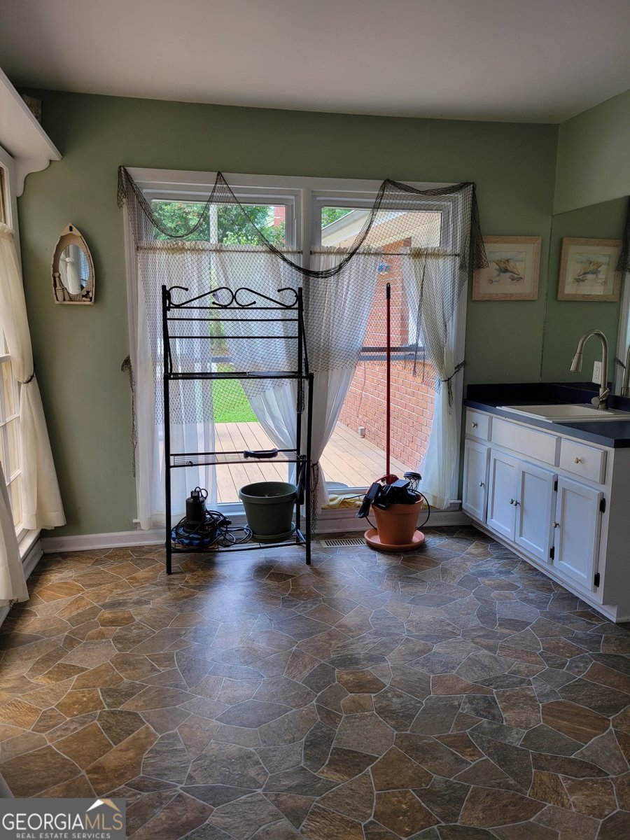 311 2nd Avenue Winder - 1