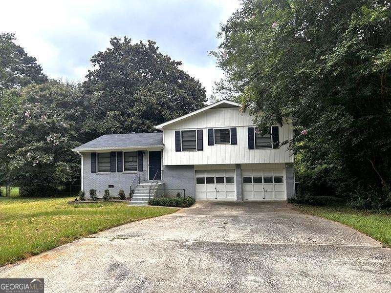 120 Mossy Brook Drive Stockbridge - 1