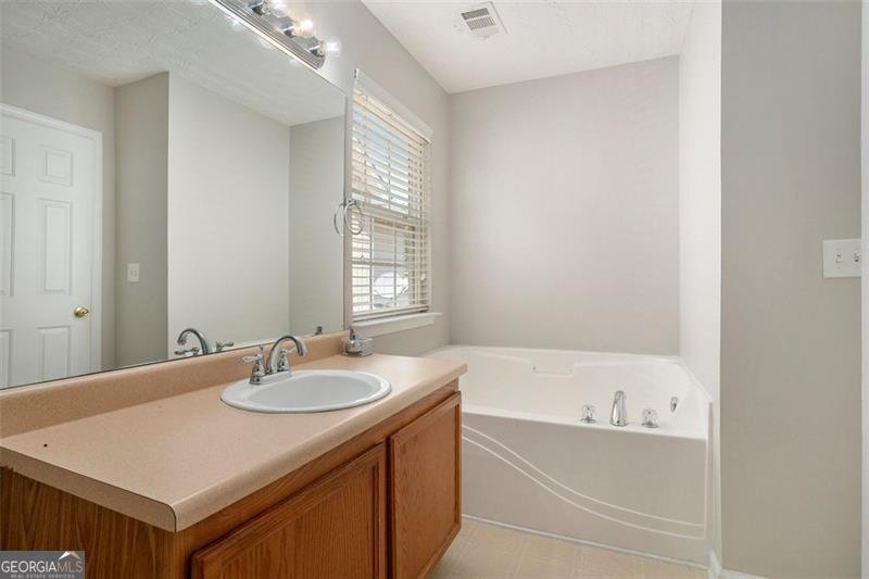 448 KIRKLAND Locust Grove - 9