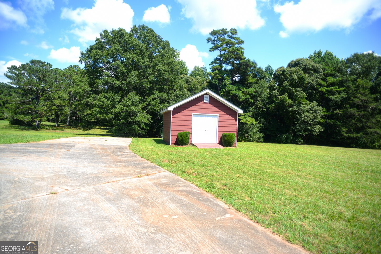 260 Moseley Drive Stockbridge - 37