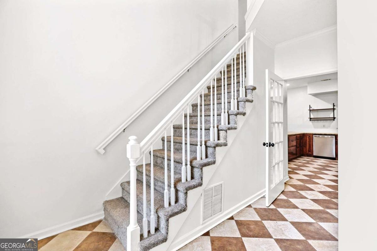 652 Country Lake Drive Hampton - 11