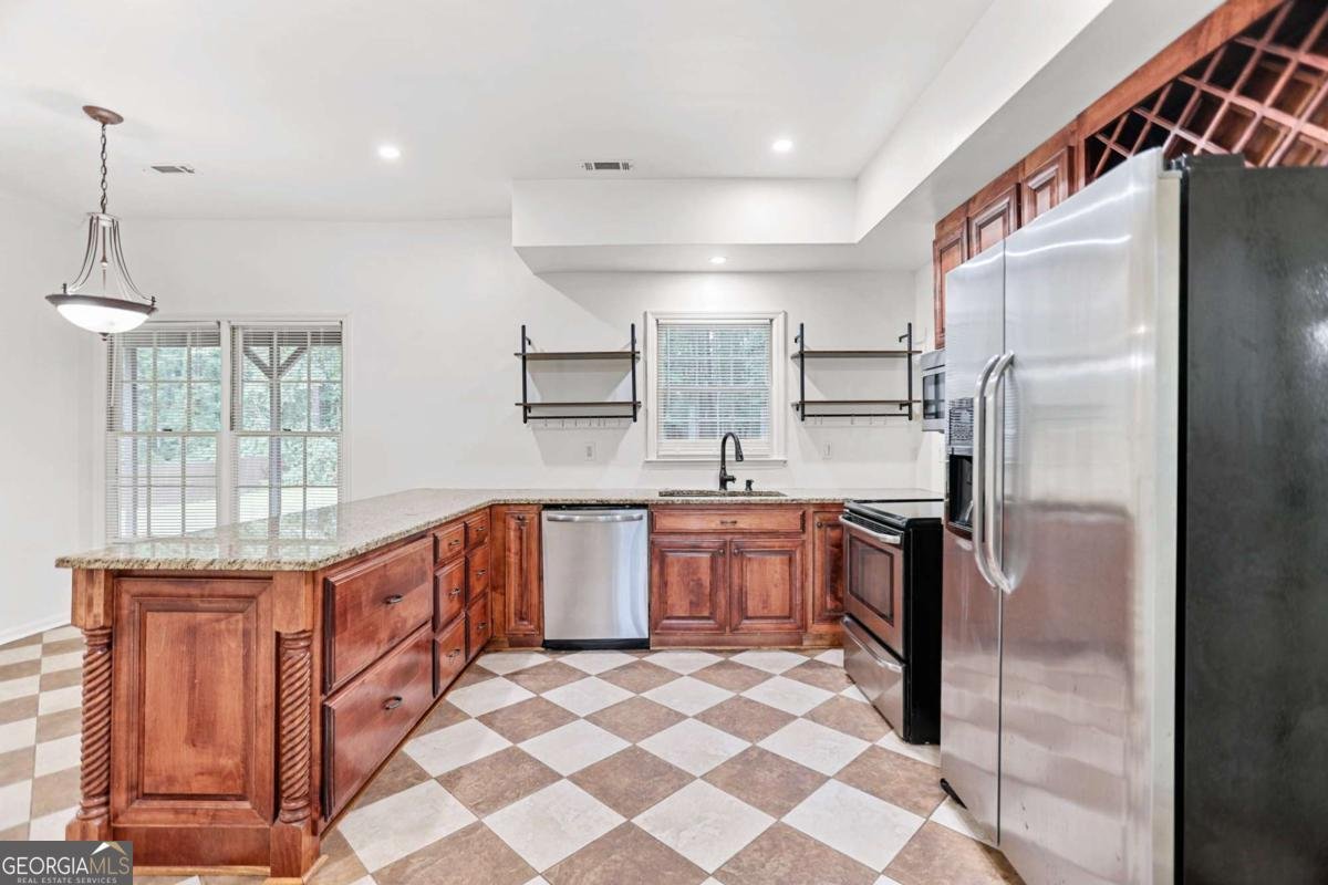 652 Country Lake Drive Hampton - 18