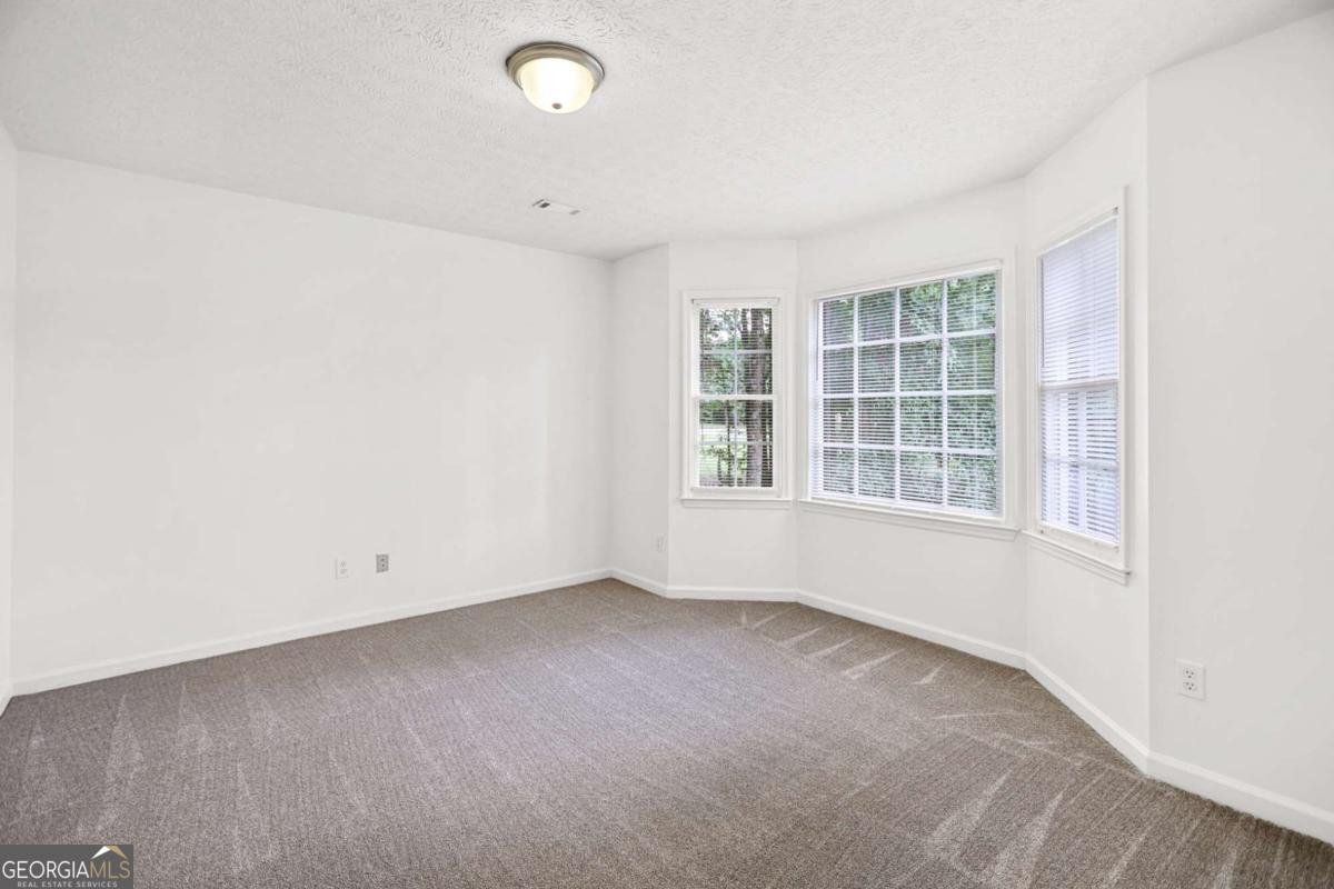 652 Country Lake Drive Hampton - 34