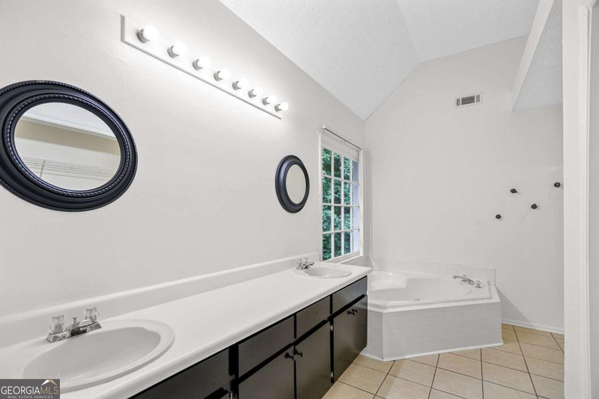 652 Country Lake Drive Hampton - 45