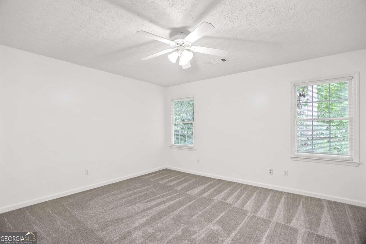 652 Country Lake Drive Hampton - 51