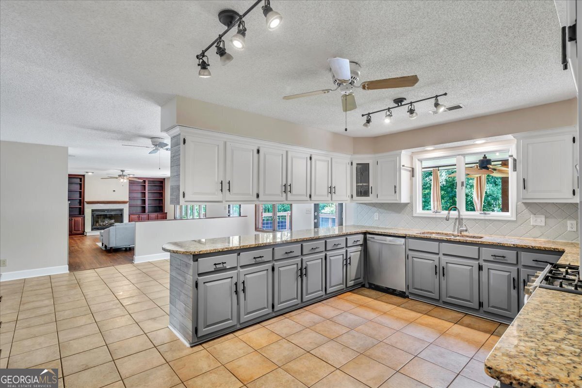298 Lakeridge Court Macon - 22