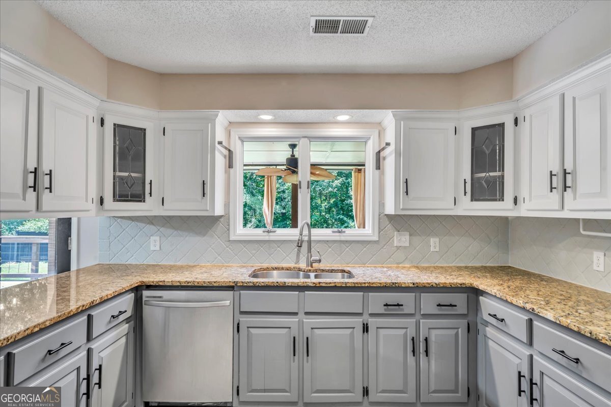 298 Lakeridge Court Macon - 23