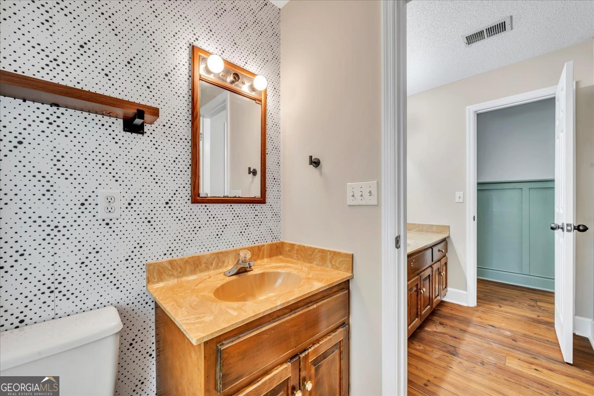 298 Lakeridge Court Macon - 35