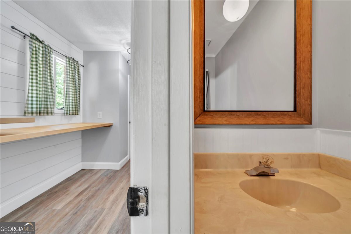 298 Lakeridge Court Macon - 38
