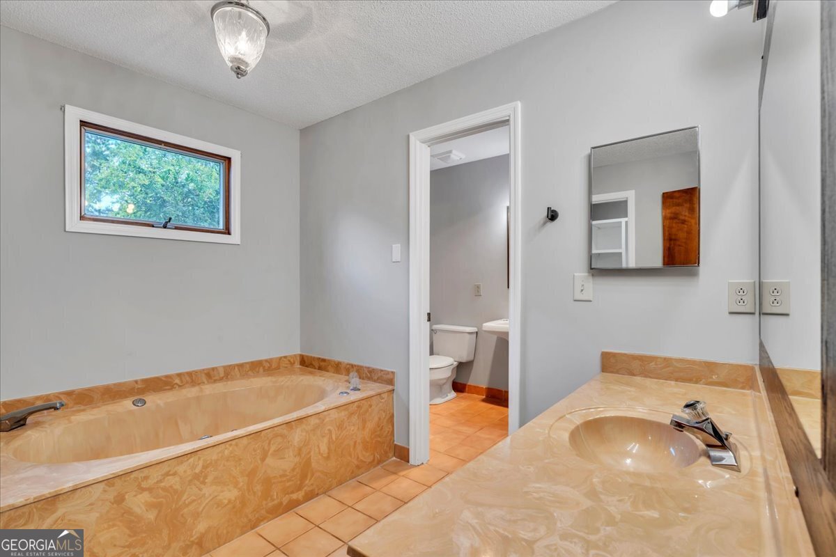 298 Lakeridge Court Macon - 48