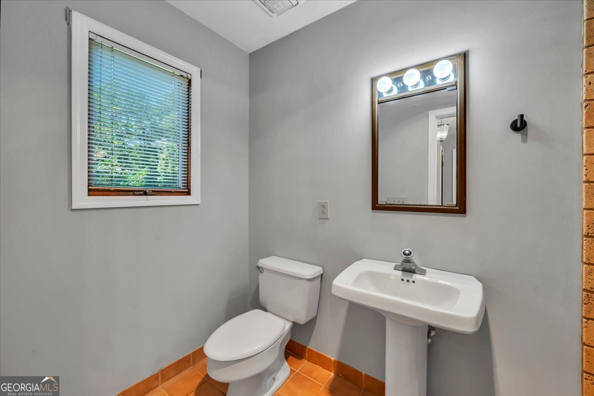 298 Lakeridge Court Macon - 50