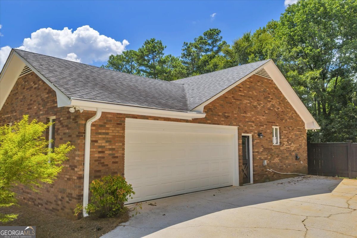 298 Lakeridge Court Macon - 59