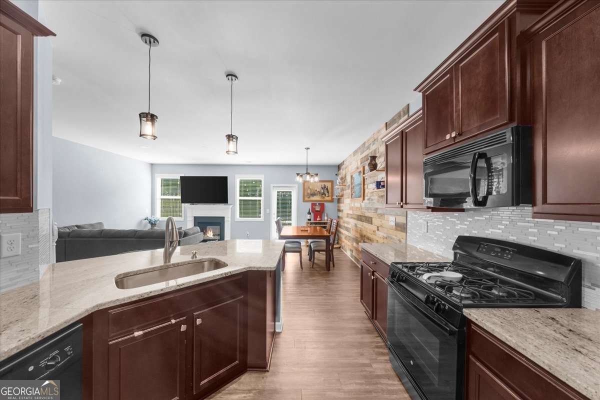 222 Bobbie Way Woodstock - 14