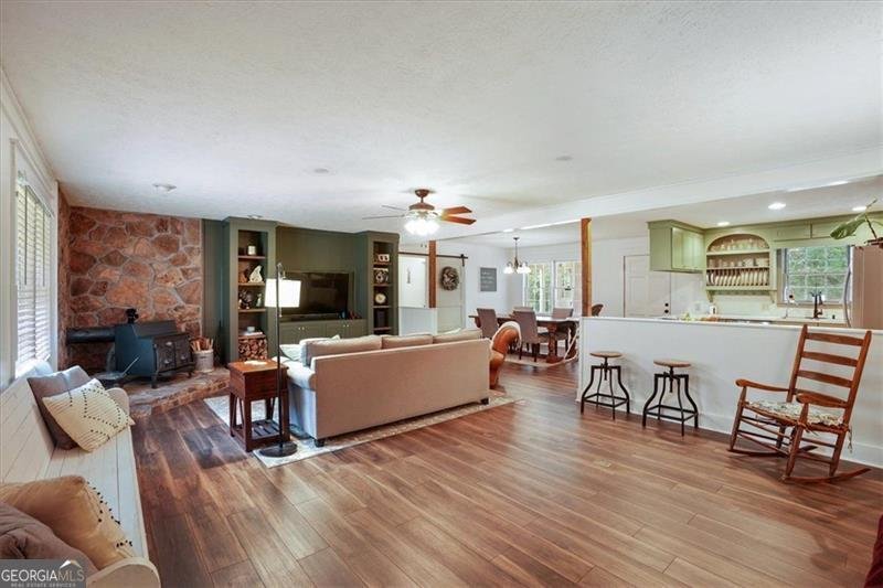 90 HOLLY SPRINGS White - 18