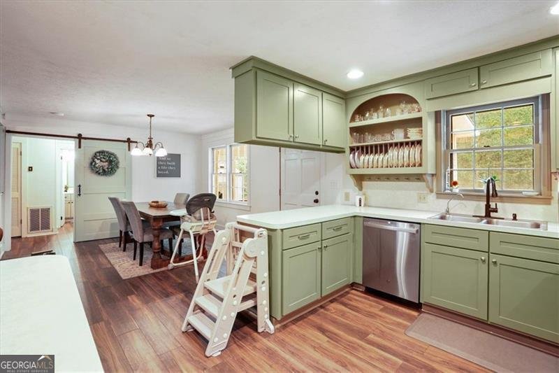 90 HOLLY SPRINGS White - 52