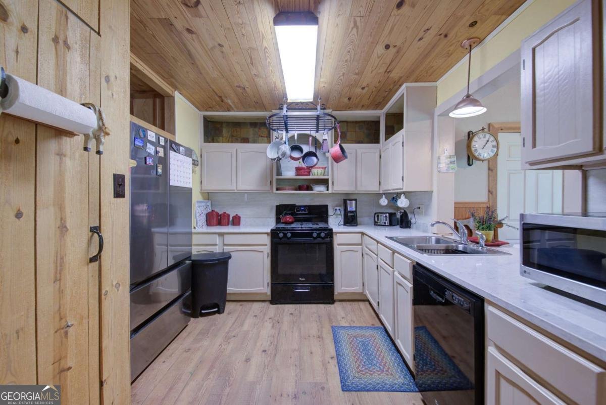 230 Skyview Drive Clarkesville - 8