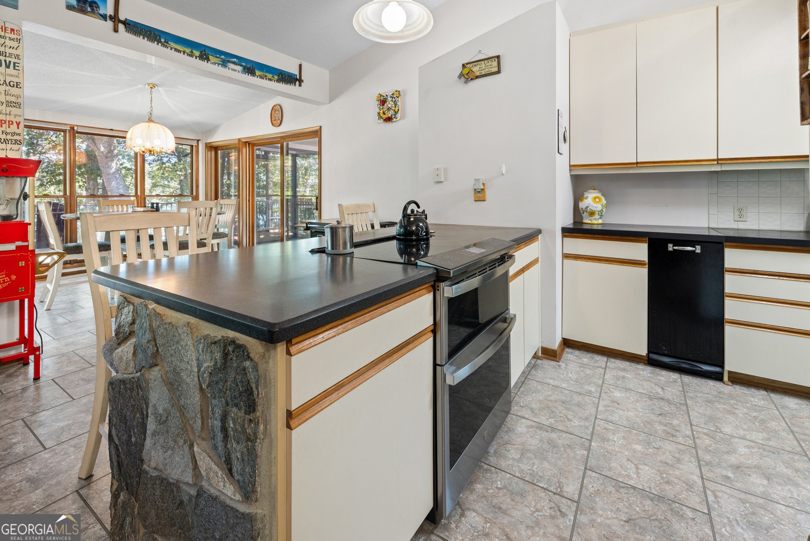 108 Tulip Lane Westminster - 8