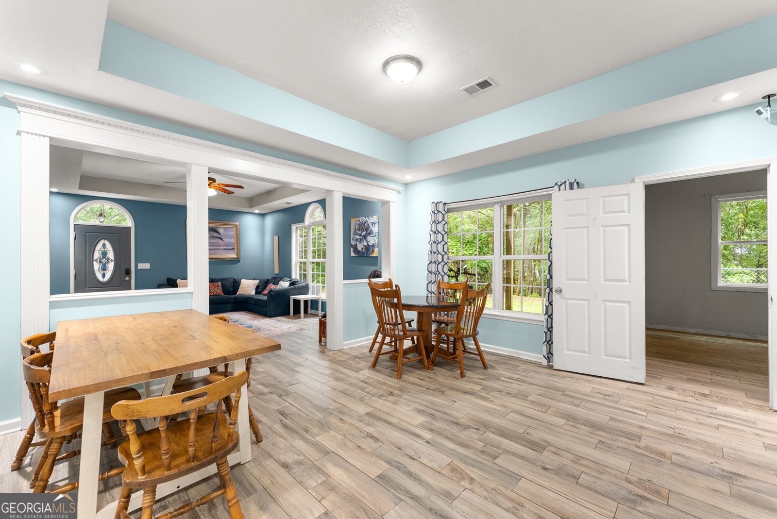 221 Grand View Drive Cleveland - 44