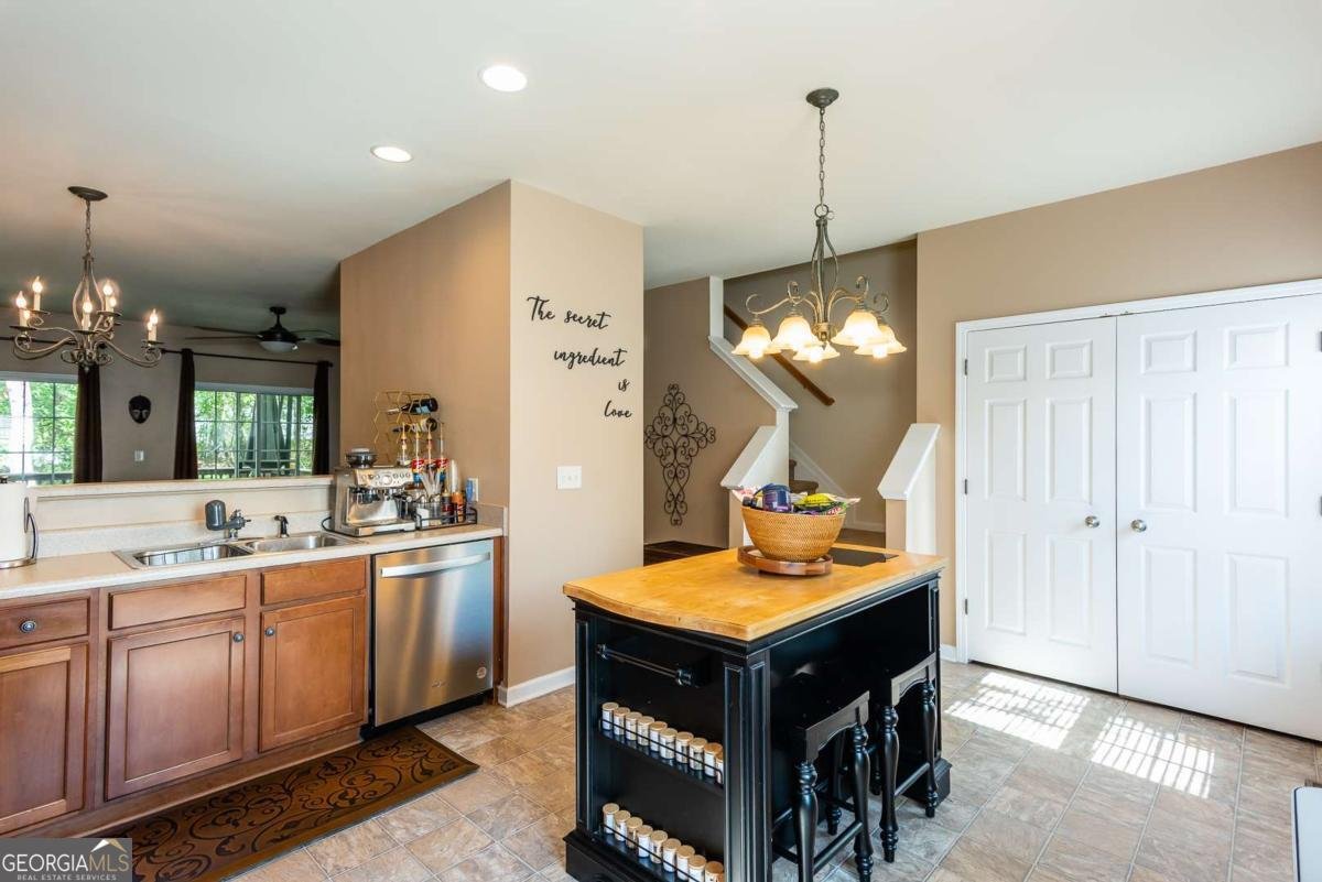 2799 Keystone Avenue Lithonia - 24
