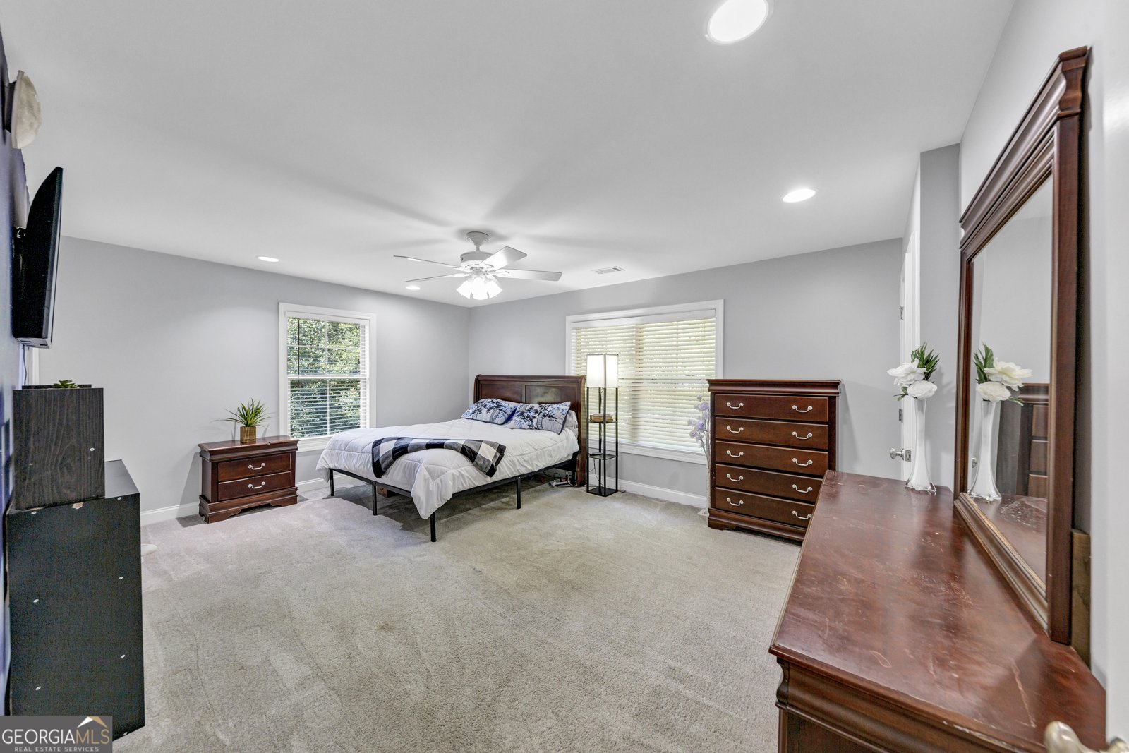 501 South River Drive Jackson - 34