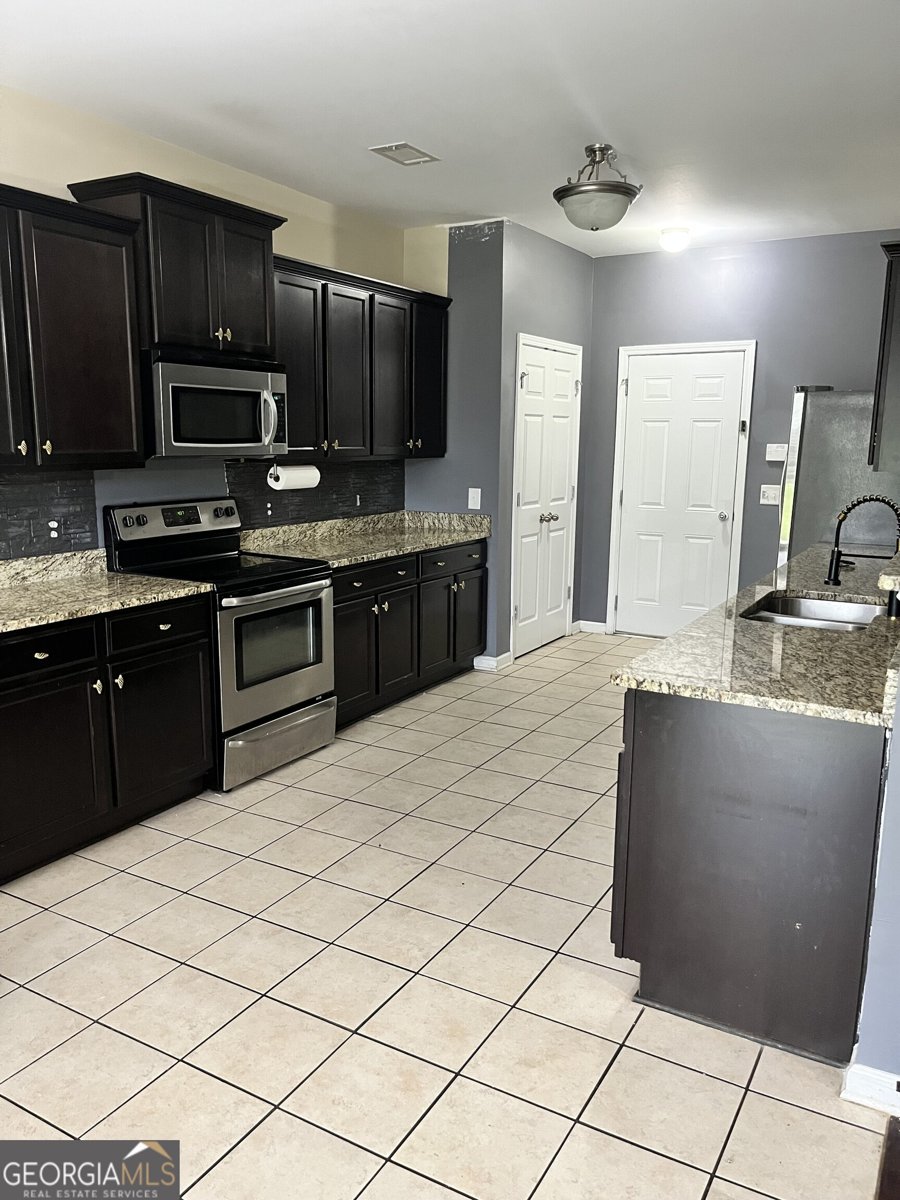 411 Alachua Street Byron - 3