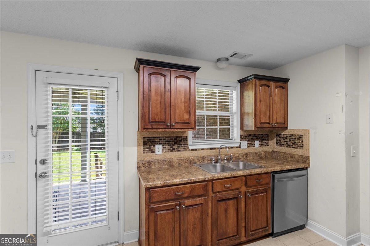 305 Sugarloaf Parkway Perry - 23