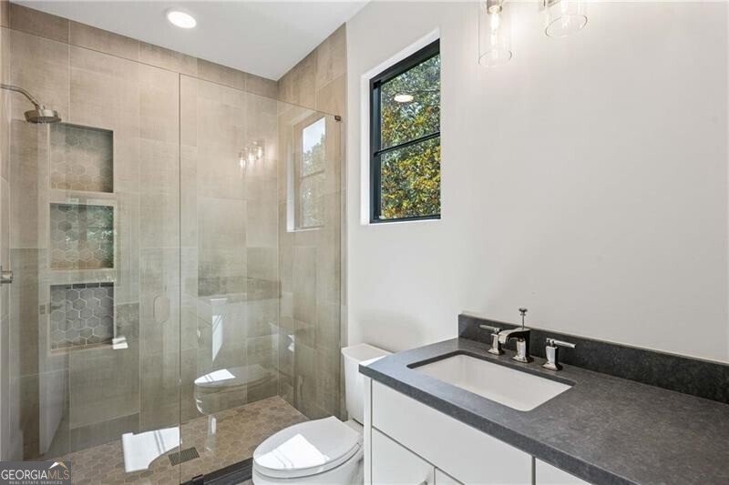 388 Londonberry Road Sandy Springs - 13