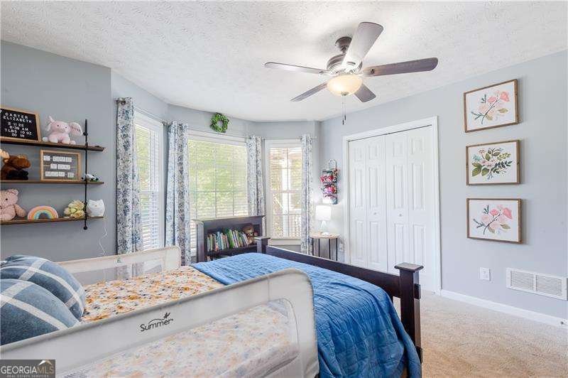 168 Springfield Way Dallas - 32