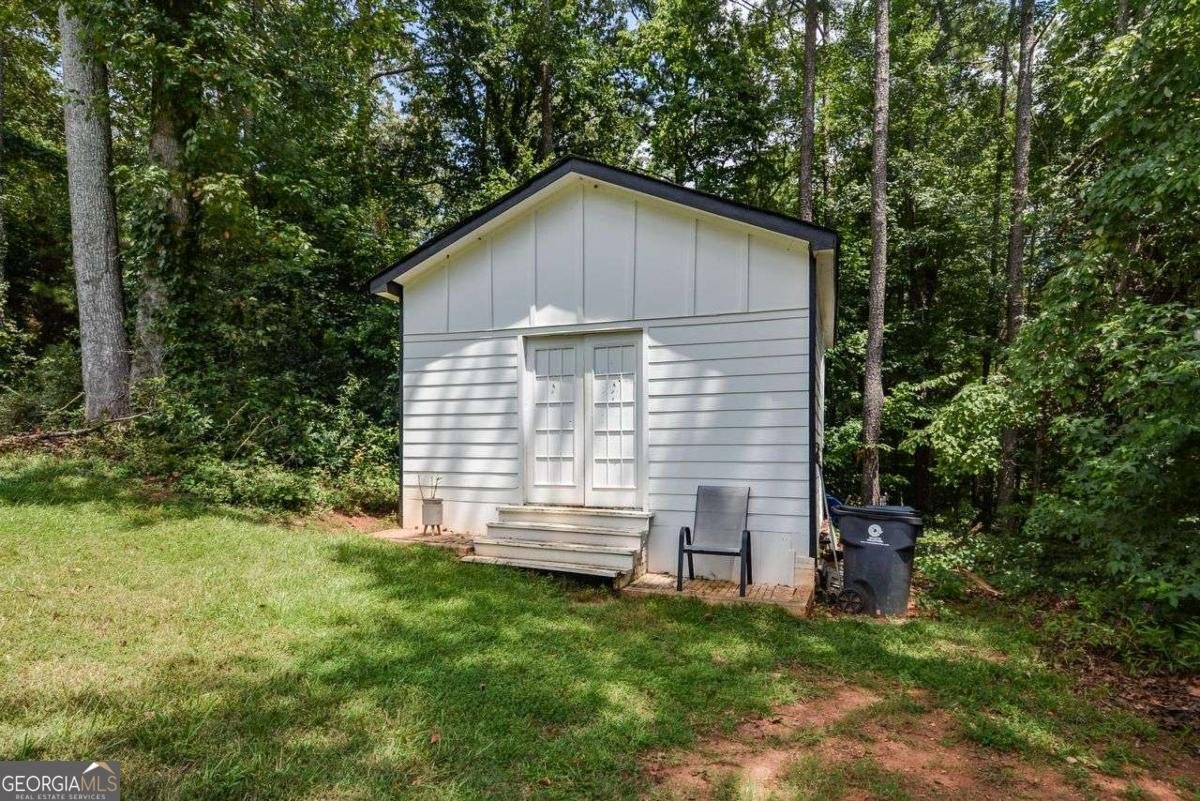 3145 Elizabeth Drive Douglasville - 32