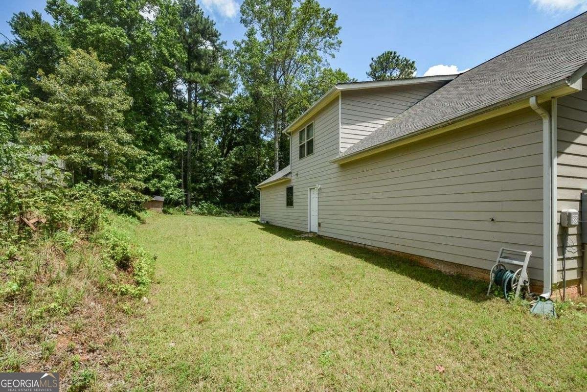 3145 Elizabeth Drive Douglasville - 33