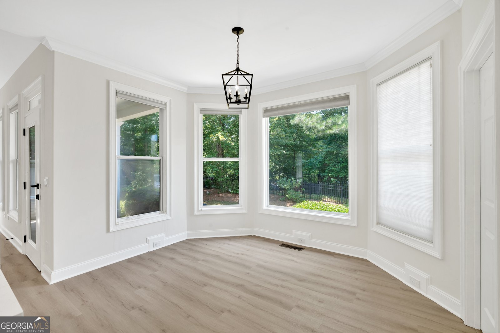 402 STRATFORD ESTATES Manor Canton - 17