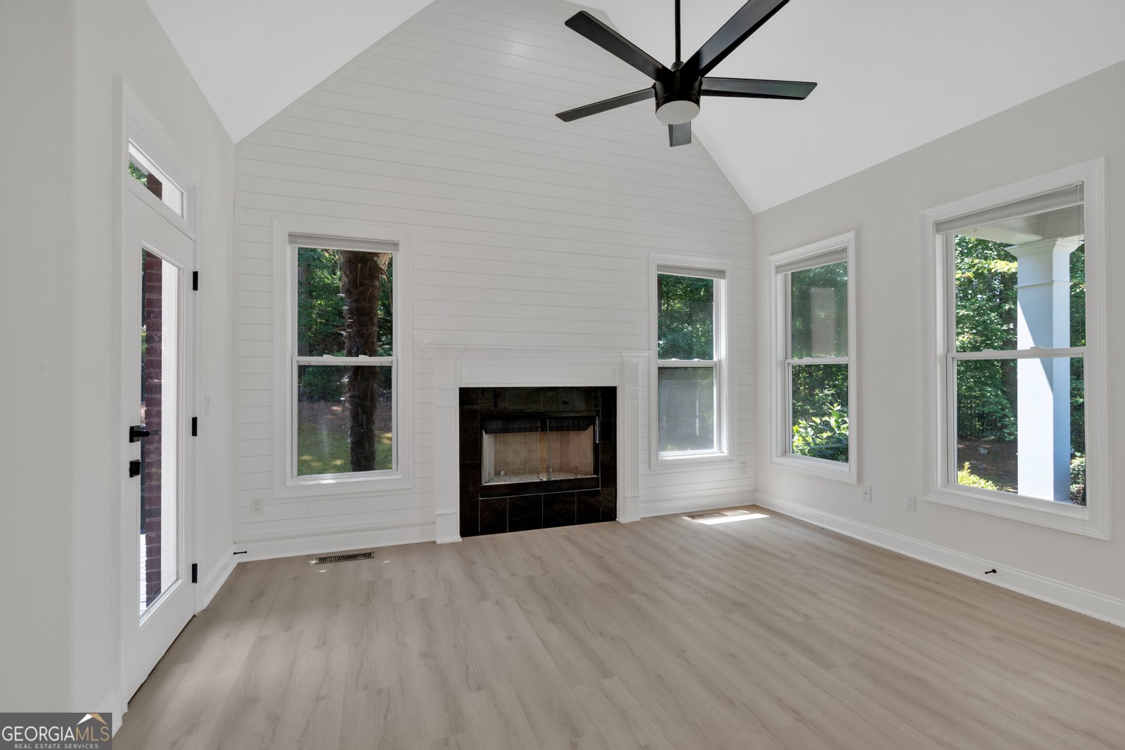 402 STRATFORD ESTATES Manor Canton - 19