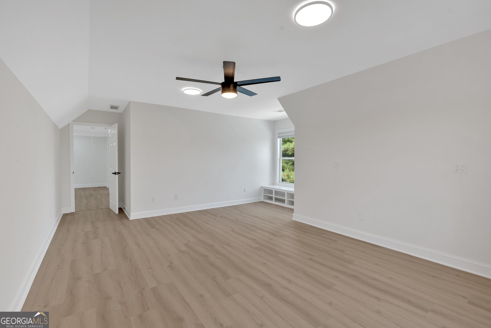 402 STRATFORD ESTATES Manor Canton - 43