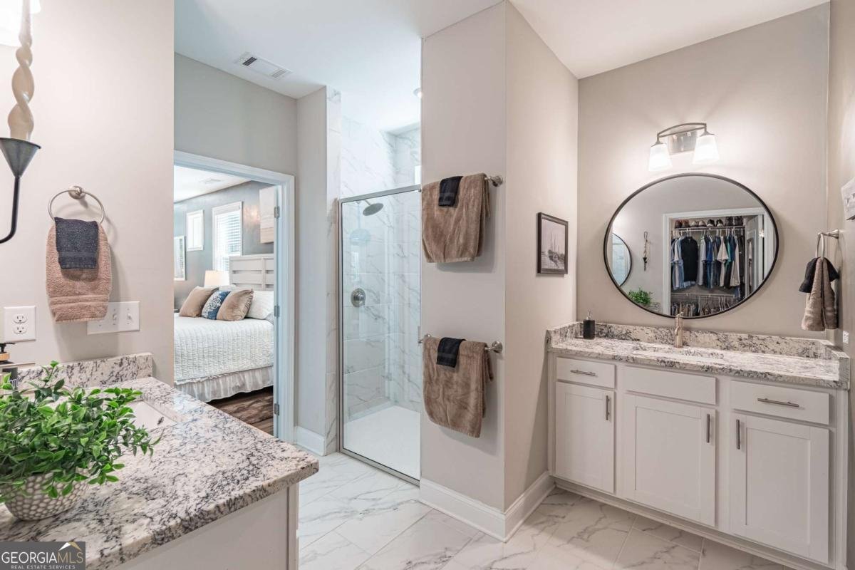 5122 Watchmans Cove Gainesville - 28