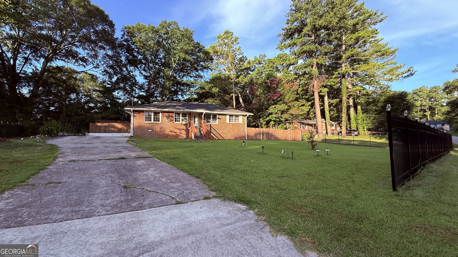 1367 Oakview Circle Forest Park - 2