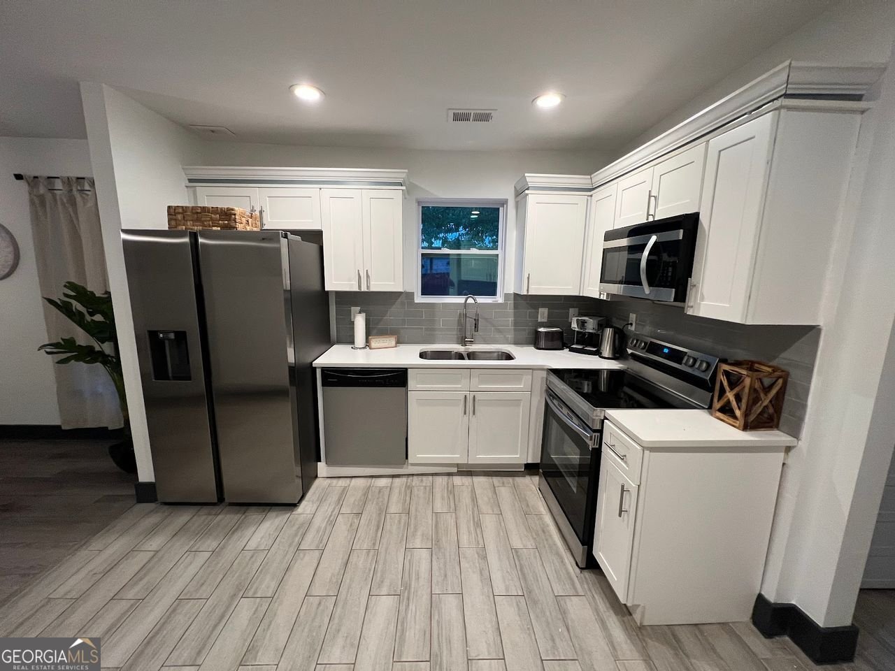 1074 HOBSON Street Atlanta - 10
