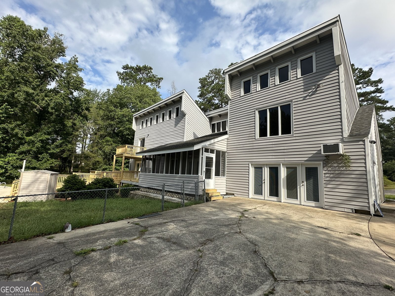 7290 Columbus Road Lizella - 44