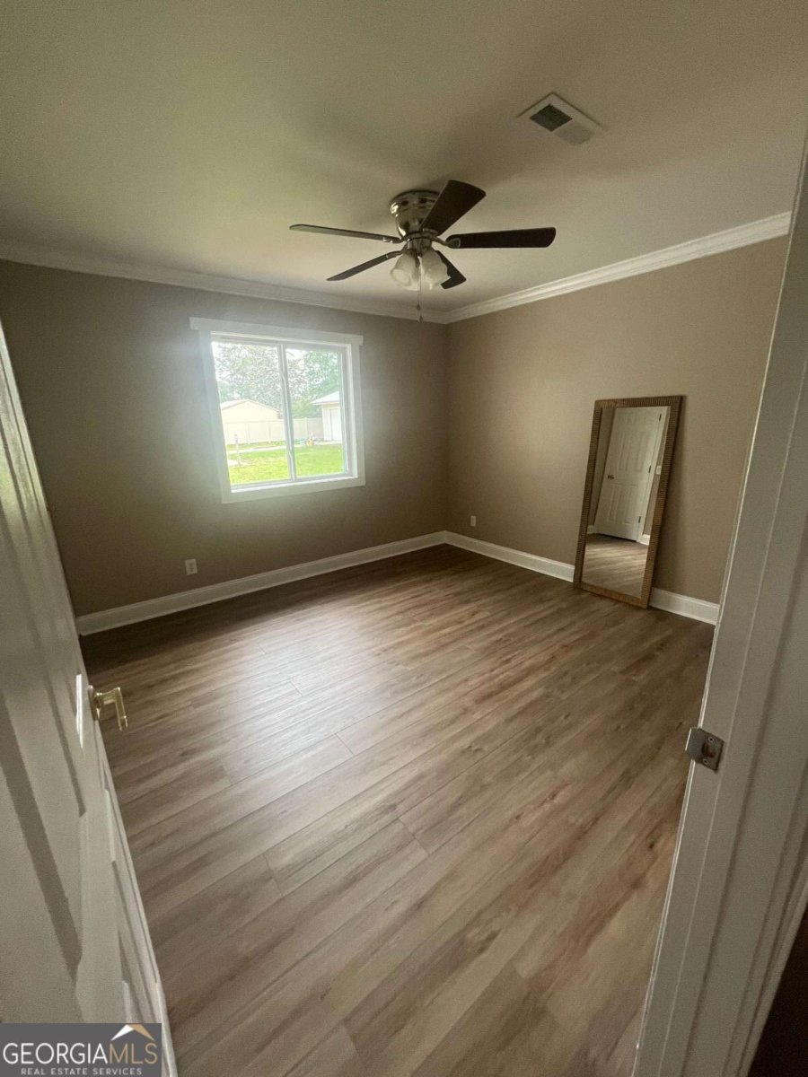 315 Newton Drive Adel - 11