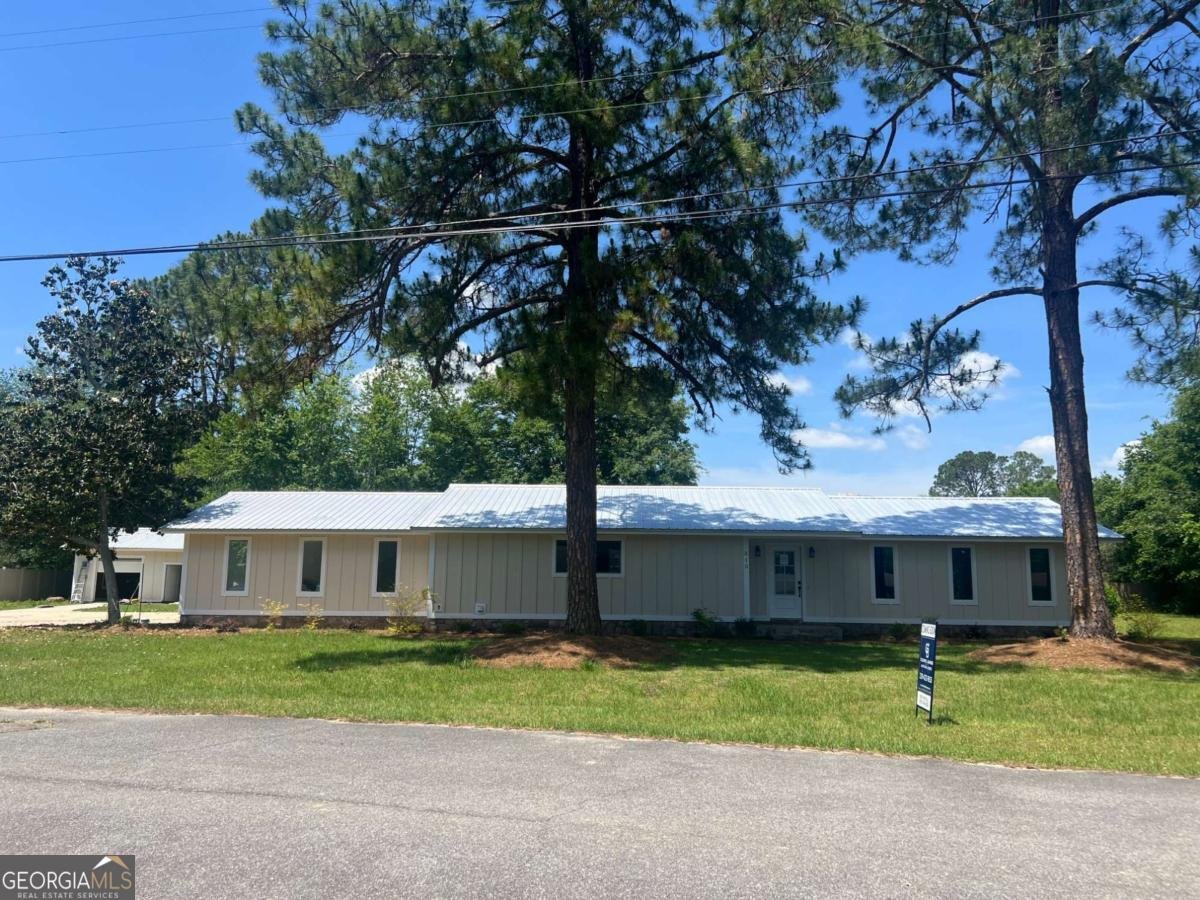 315 Newton Drive Adel - 2