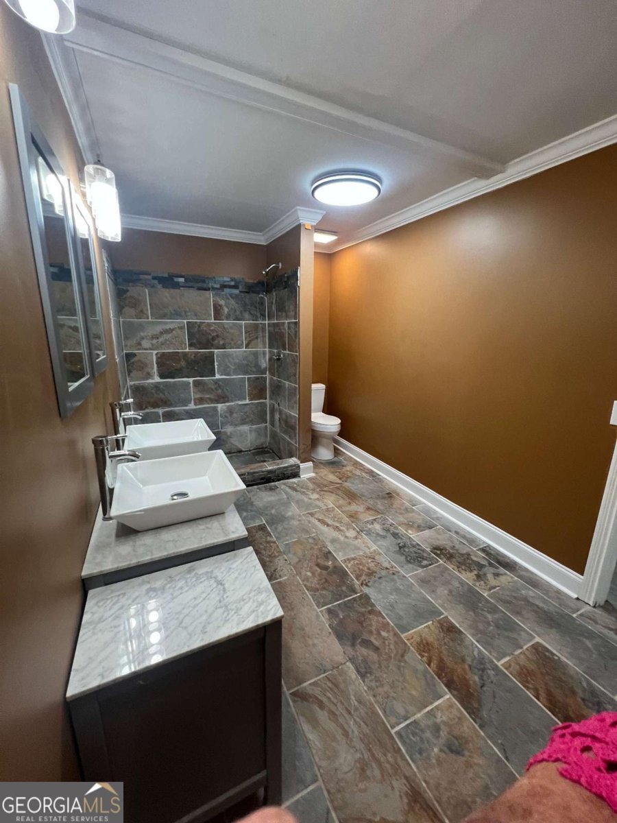 315 Newton Drive Adel - 21