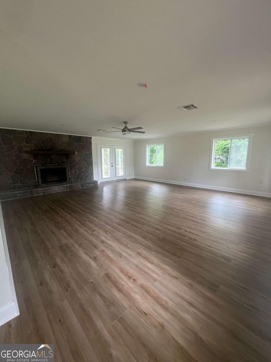 315 Newton Drive Adel - 3