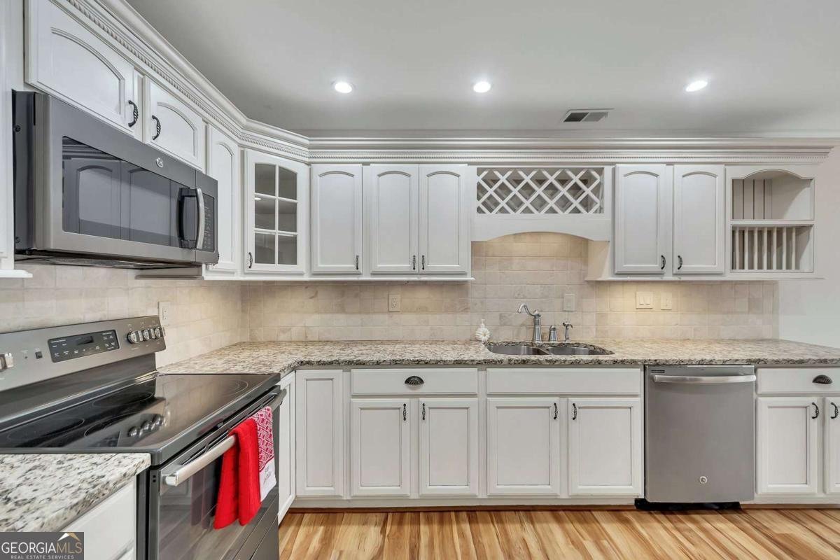 110 Great Oaks Lane Roswell - 15