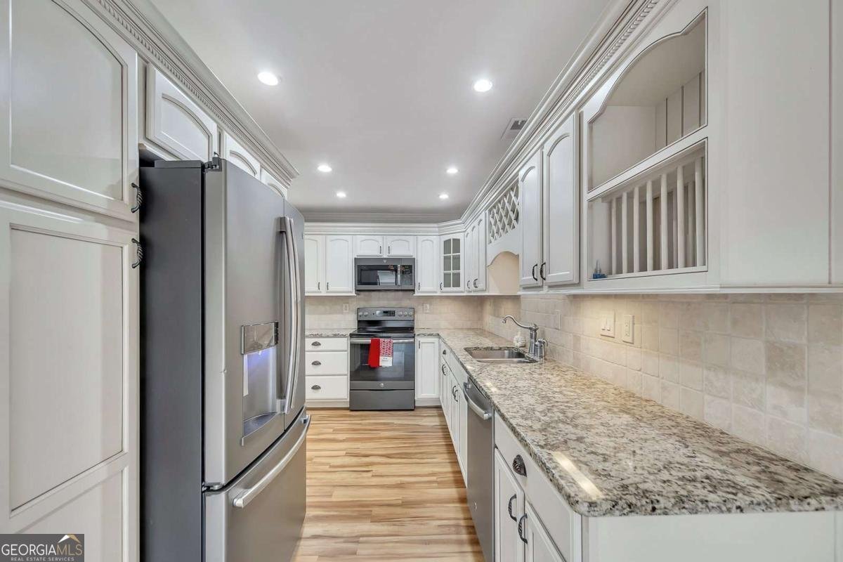 110 Great Oaks Lane Roswell - 16
